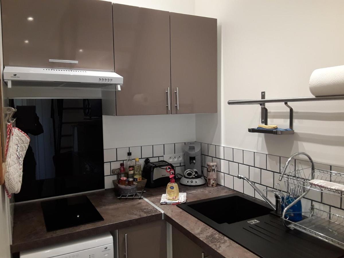 Yofanto Apartman Sénas Kültér fotó