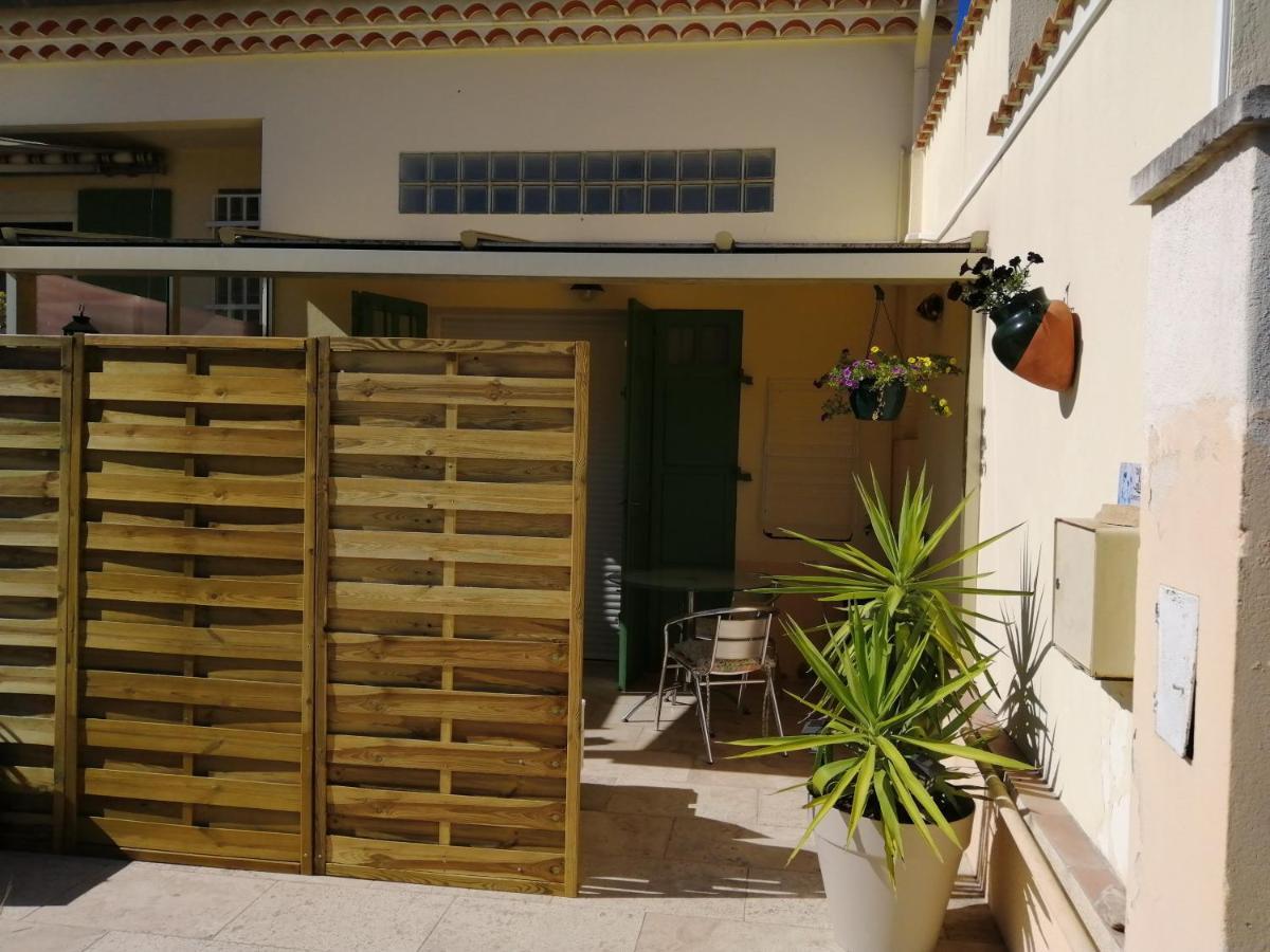 Yofanto Apartman Sénas Kültér fotó