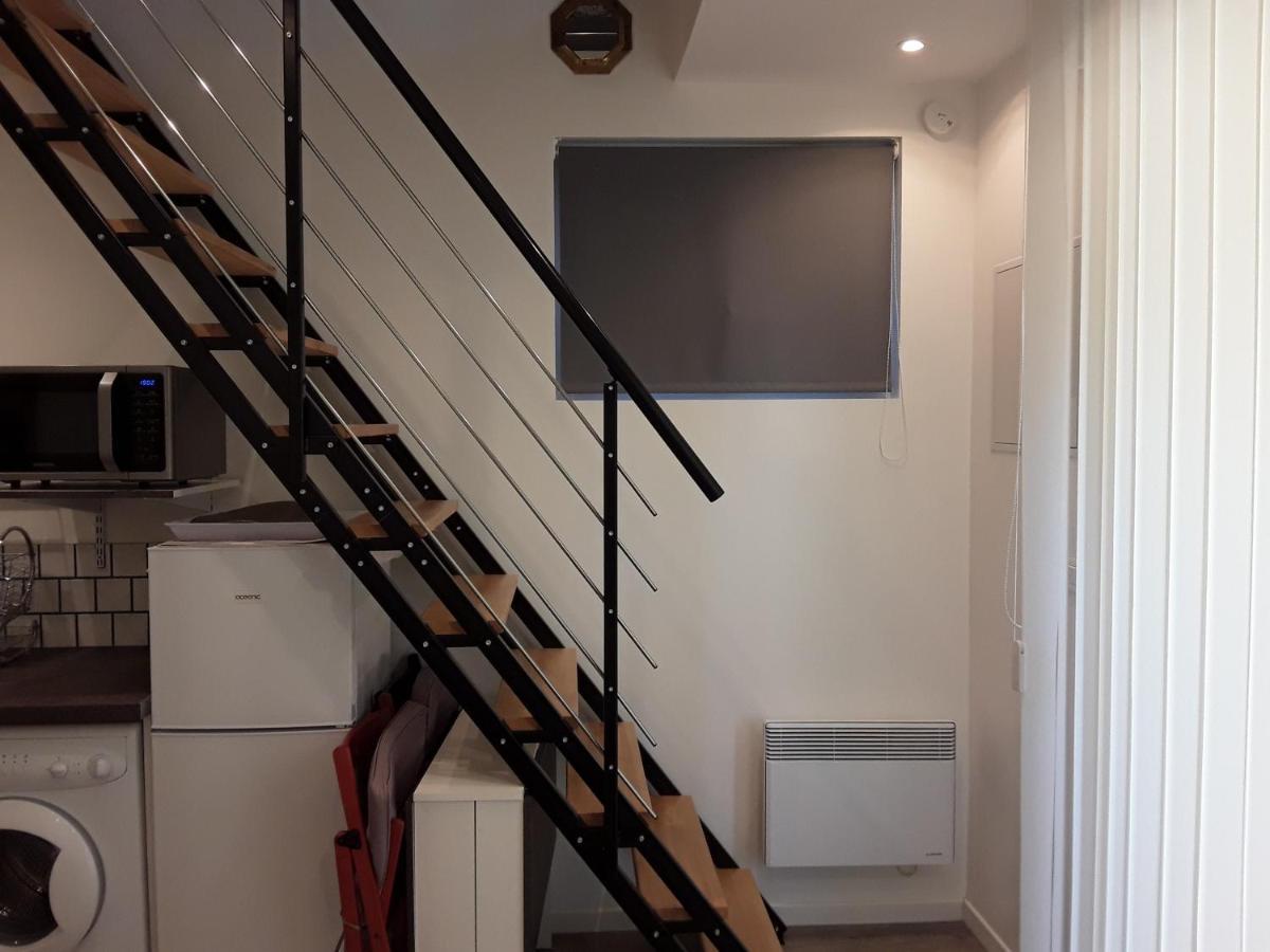 Yofanto Apartman Sénas Kültér fotó