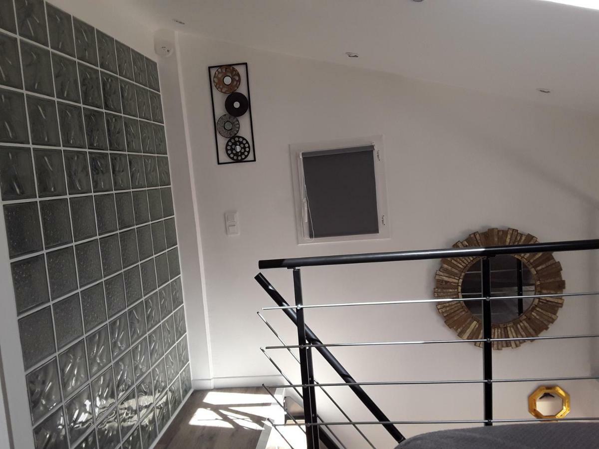 Yofanto Apartman Sénas Kültér fotó